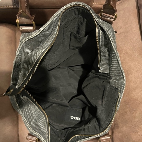 BDG BLACK CANVAS TOTE BAG WITH LEATHER HANDLES. - Picture 12 of 12